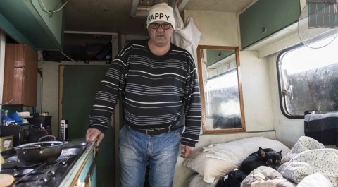 Bari, la coppia torna a vivere nel camper: �Il Comune ci aveva spedito tra i drogati�